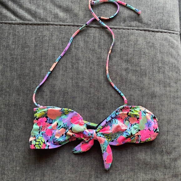 Victoria’s Secret Swimsuit top - Picture 1 of 5